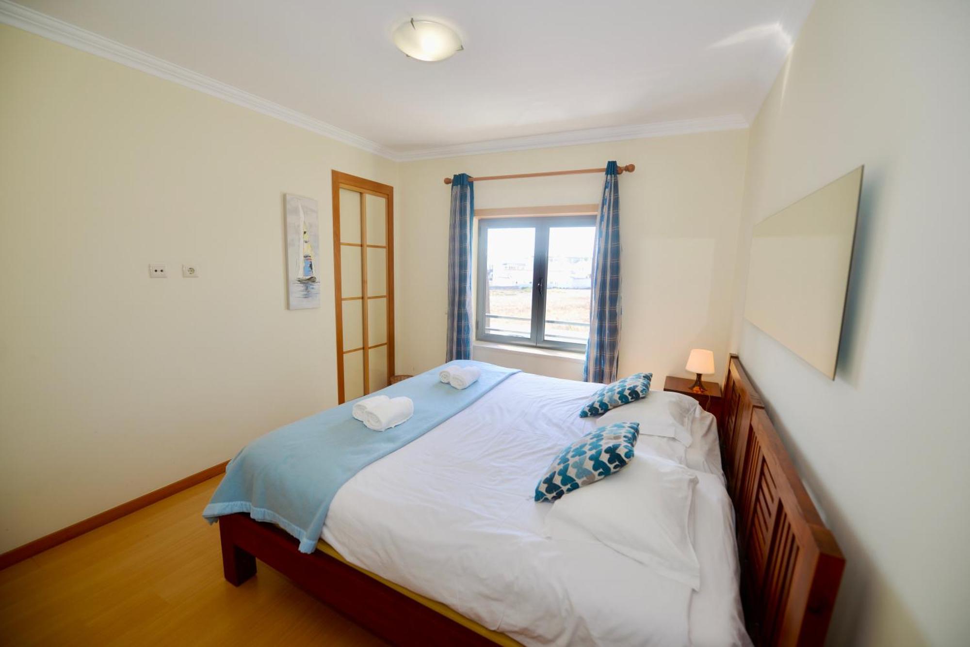 Pebble - 1 Bedroom Apartment Sleeps 5 With Pool & Tennis Court São Martinho do Porto Extérieur photo